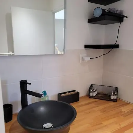 Les Chenes Verts, Maison Avec Piscine Apartment