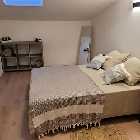 Apartment Les Chenes Verts, Maison Avec Piscine